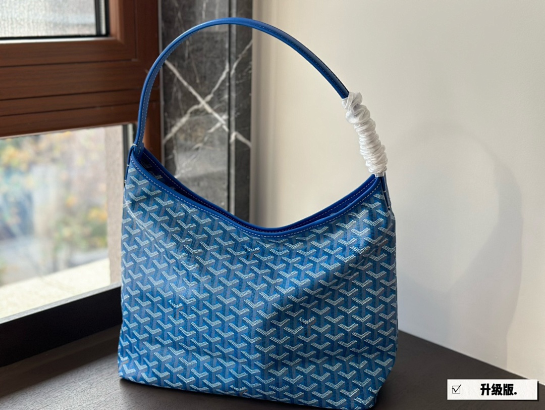 Goyard Saint Louis Tote view