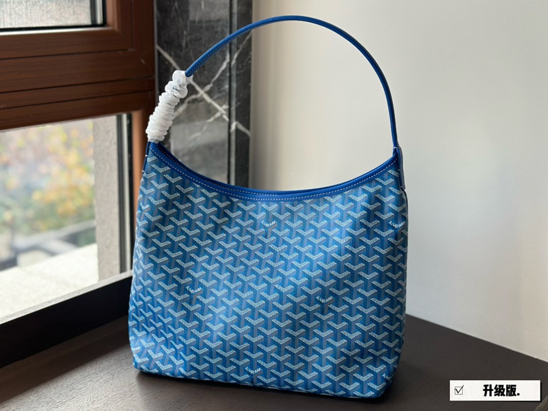 Goyard Saint Louis Tote view