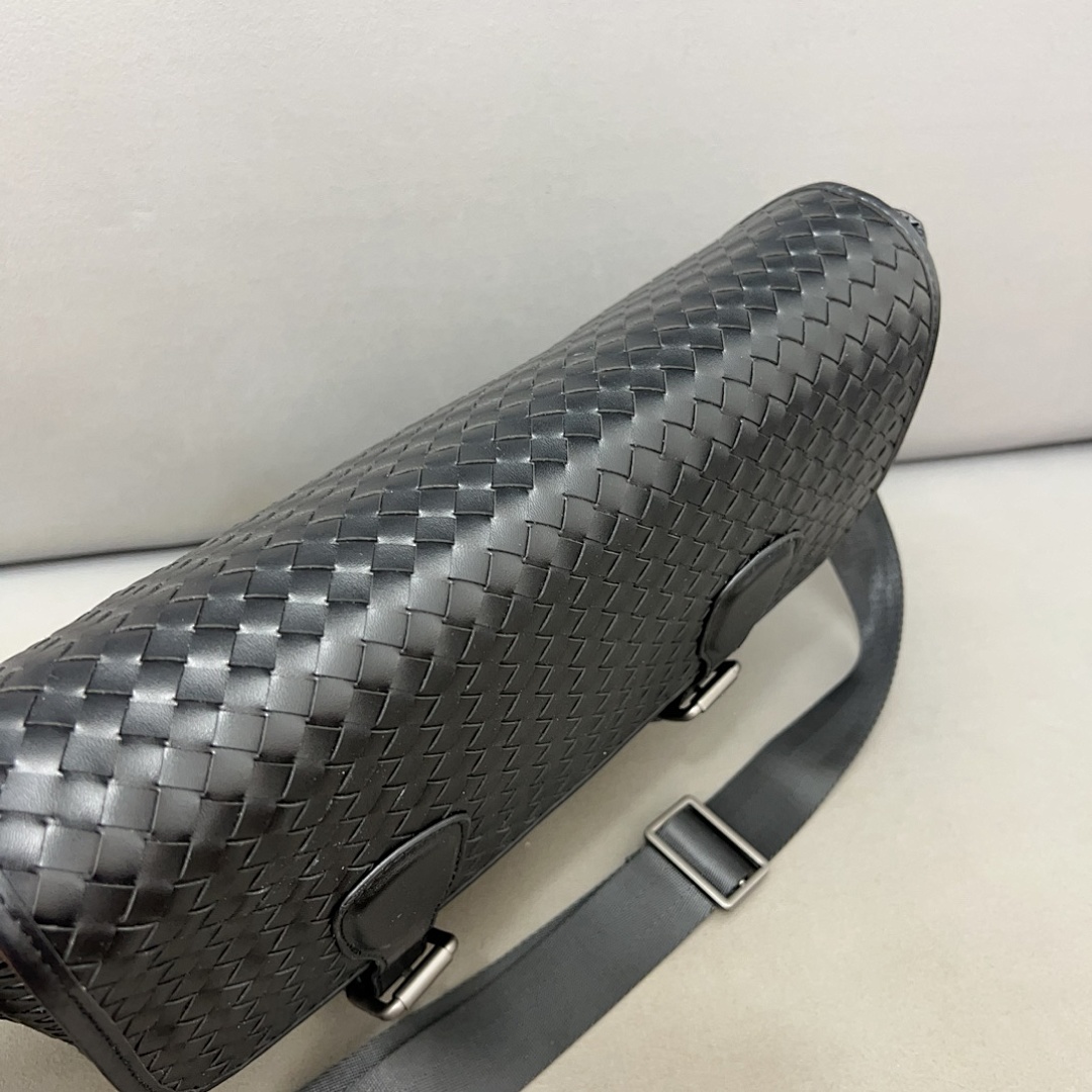 Bottega Veneta Intrecciato Shoulder Bag