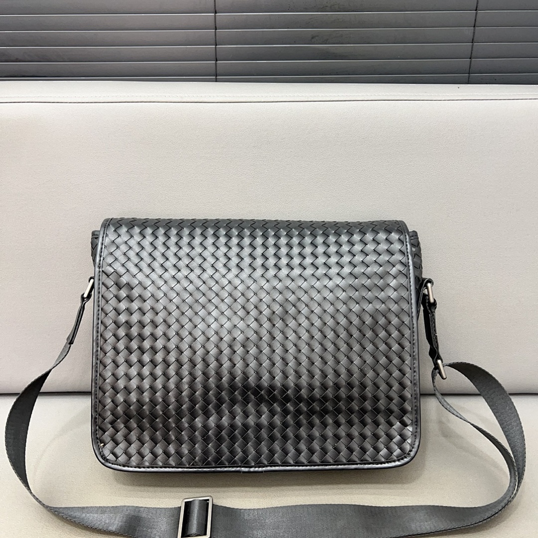 Bottega Veneta Intrecciato Shoulder Bag view