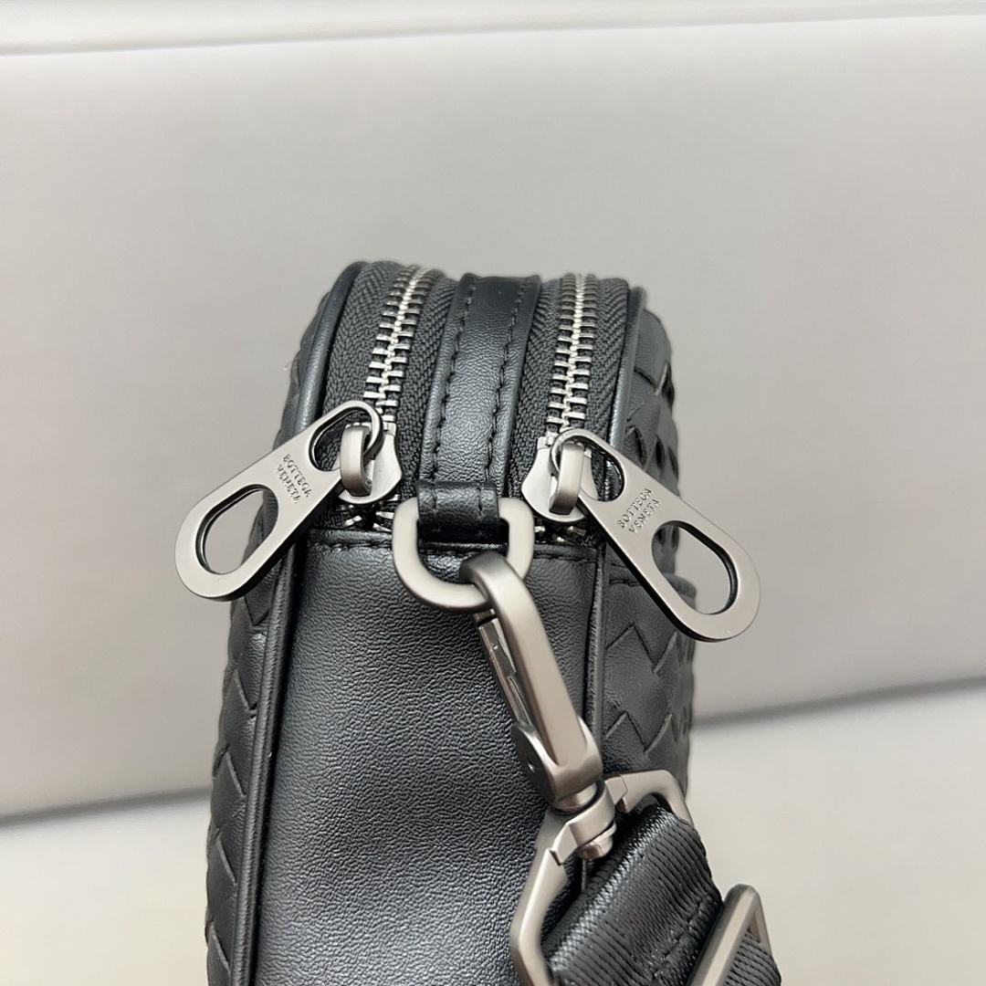 Bottega Veneta Intrecciato Crossbody Bag view