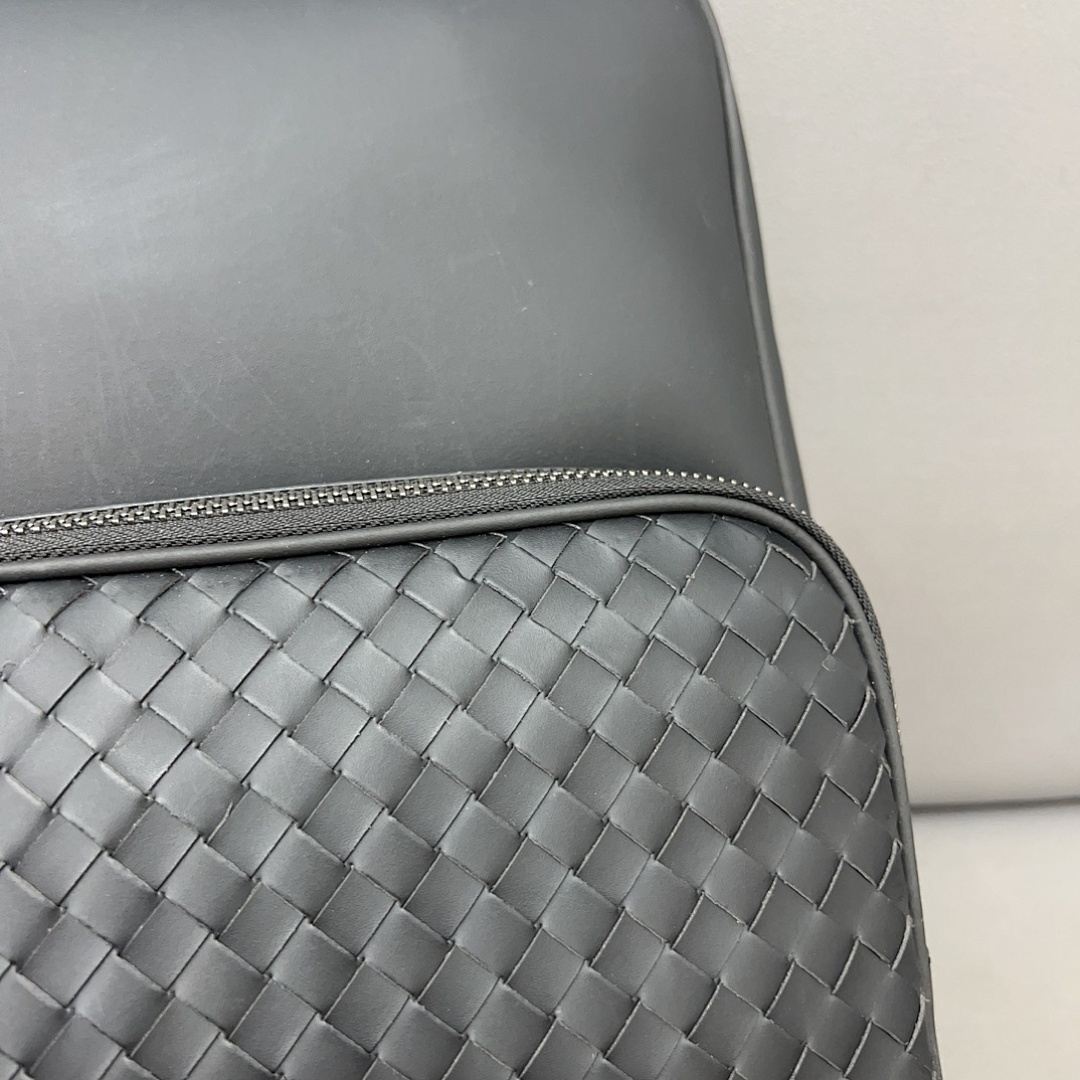 Bottega Veneta Cassette Shoulder Bag view
