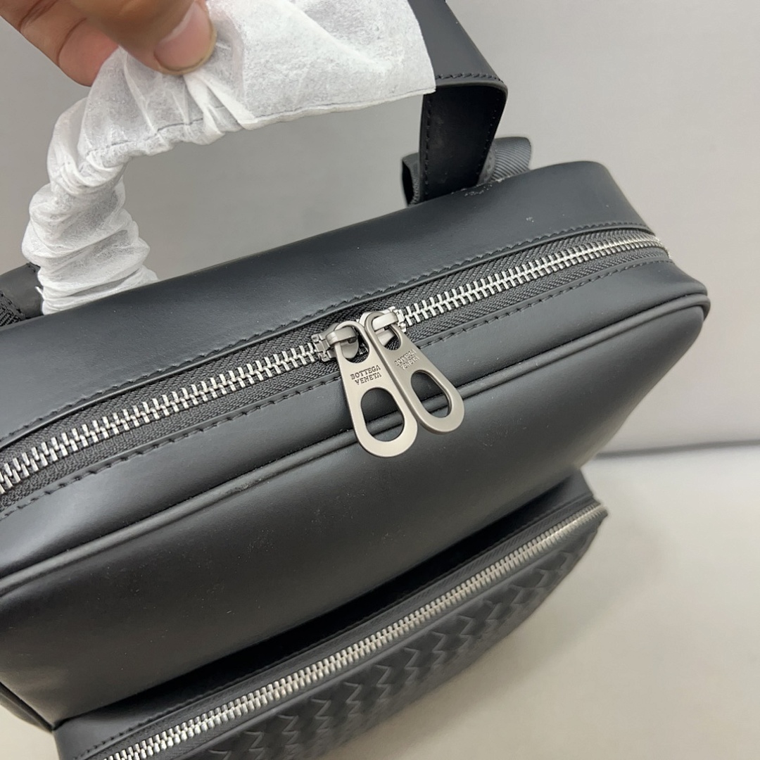 Bottega Veneta Cassette Shoulder Bag view