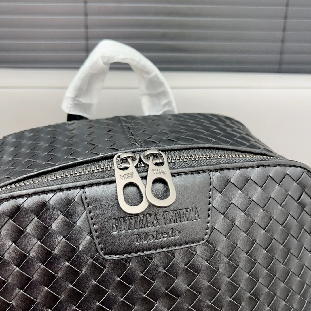 Bottega Veneta Intrecciato Pouch Bag view