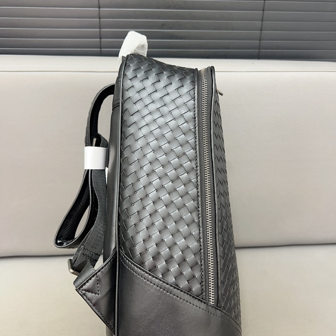 Bottega Veneta Intrecciato Pouch Bag view