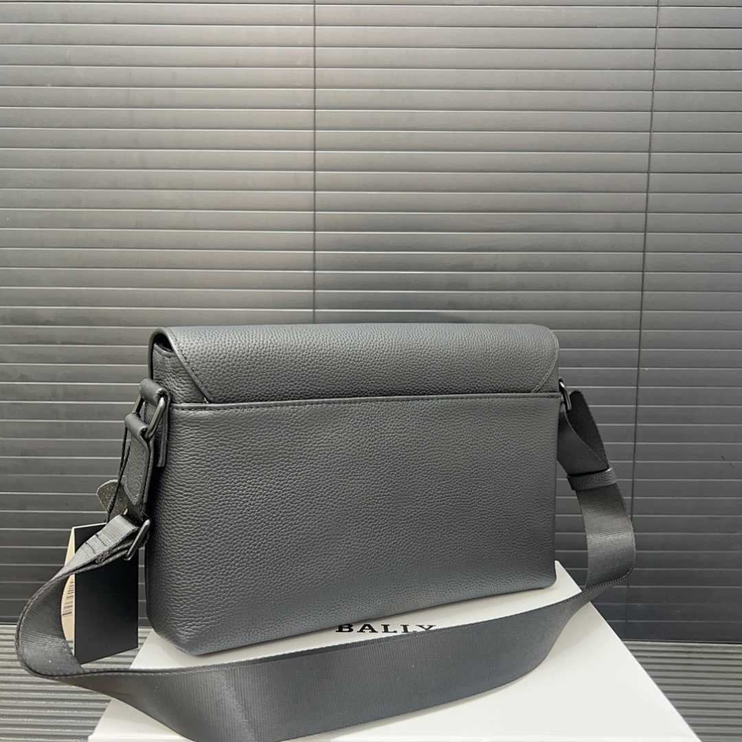Balenciaga Shoulder Bag view