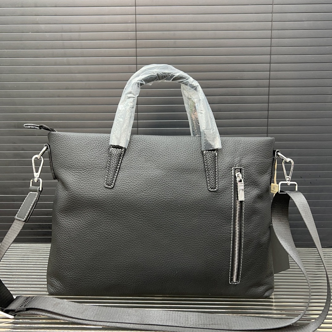Balenciaga Shoulder Bag view