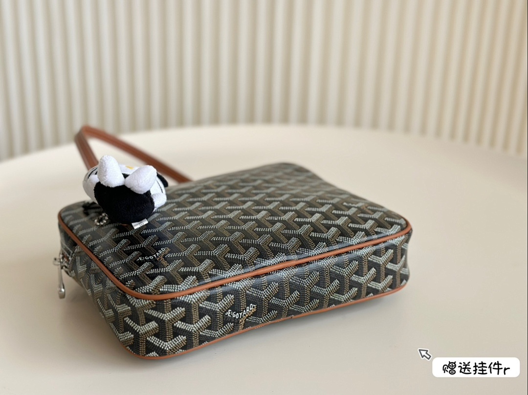 Goyard Saint Louis Tote view