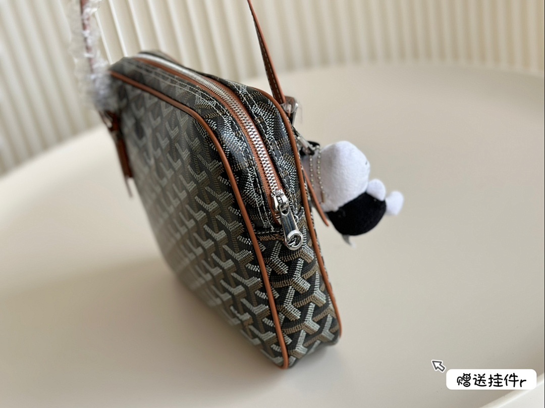 Goyard Saint Louis Tote view