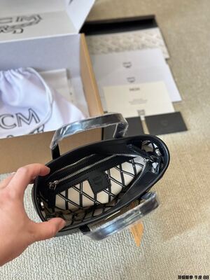 MCM Visetos Tote view 3