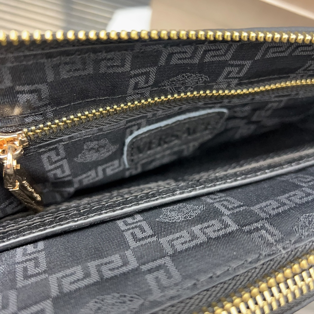 Versace Medusa Wallet view