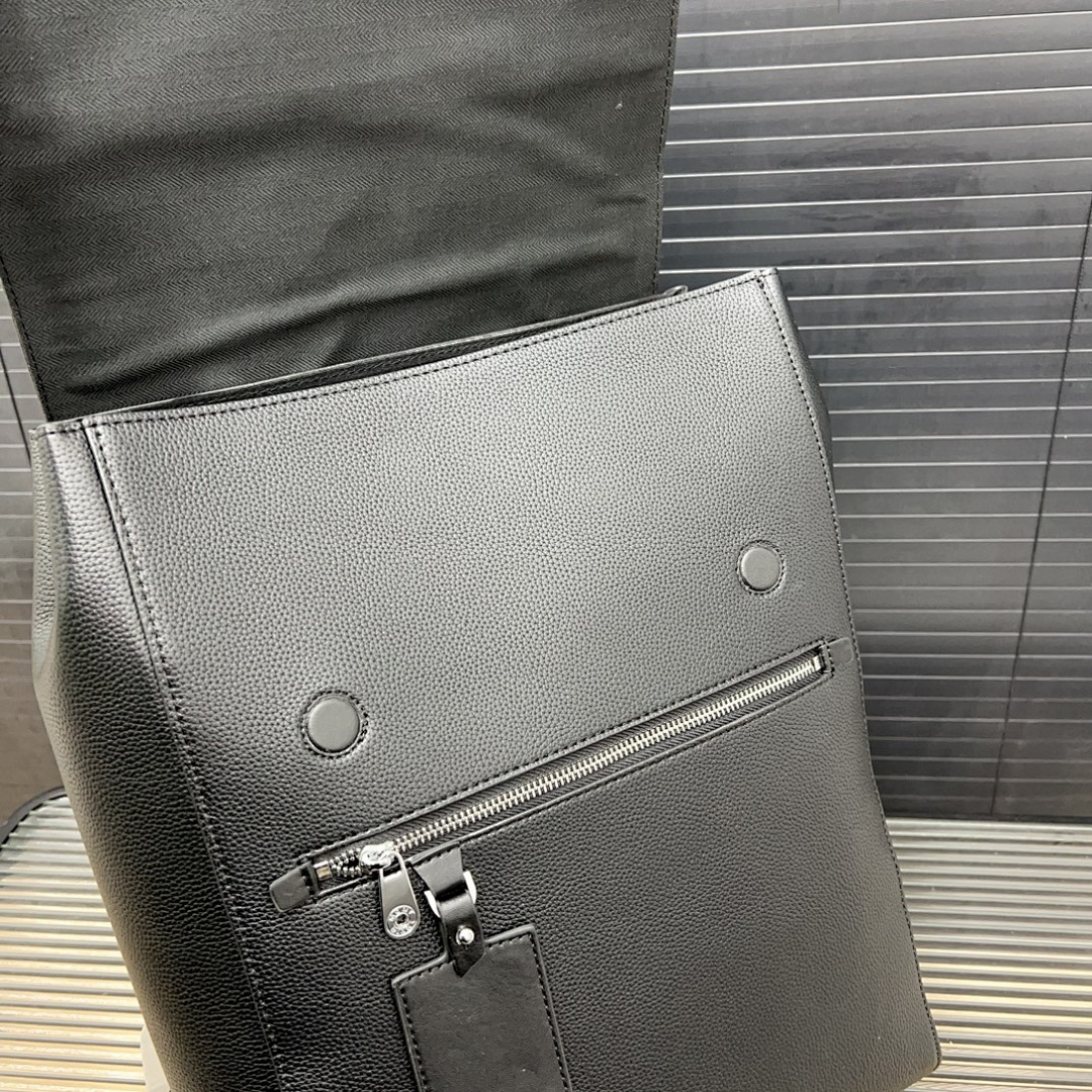 Montblanc Clutch view