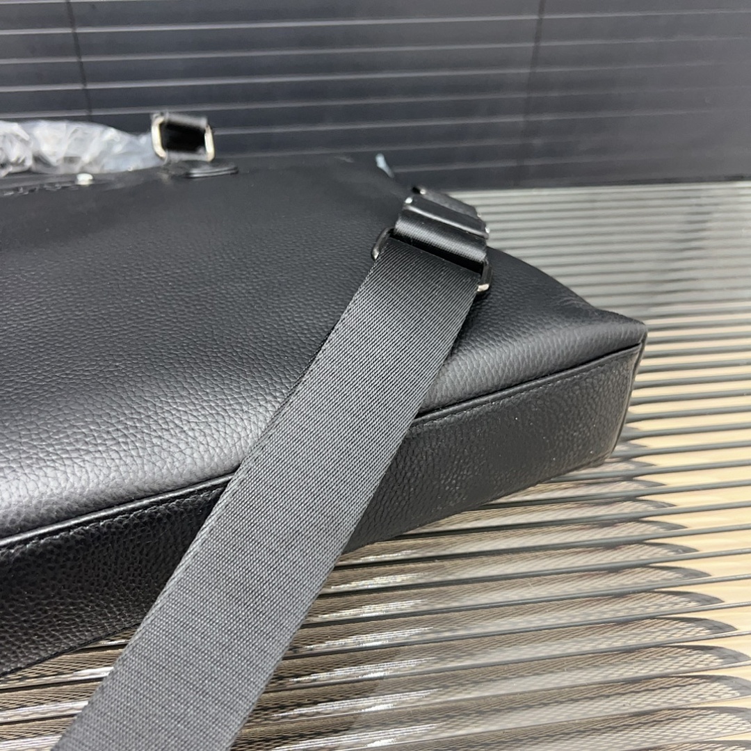 Montblanc Meisterstuck Sartorial Bag view