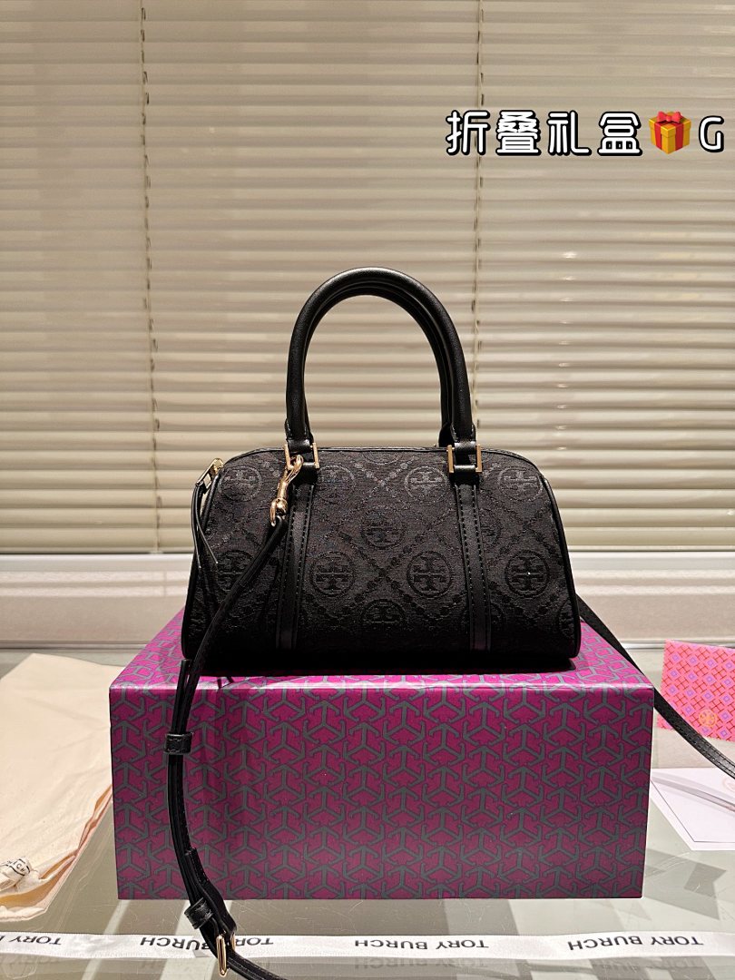 Tory Burch Robinson Bag view