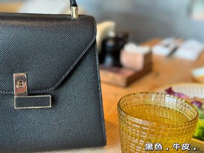 Celine Luggage Tote view 3