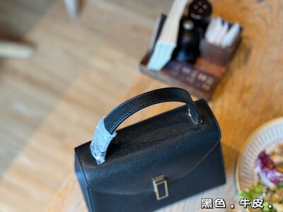Celine Luggage Tote view 7