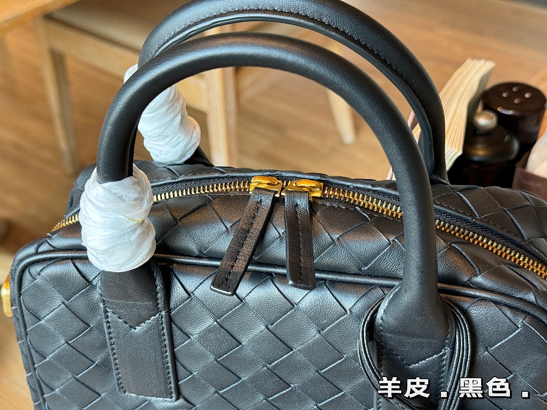 Bottega Veneta Intrecciato Bag