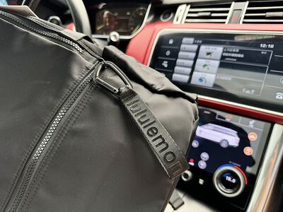 Lululemon Everywhere Bag view 5