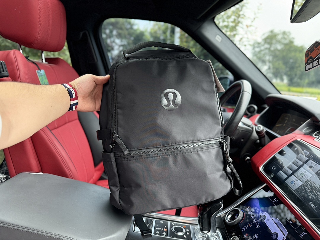 Lululemon Everywhere Bag view