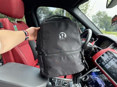 Lululemon Everywhere Bag view 6