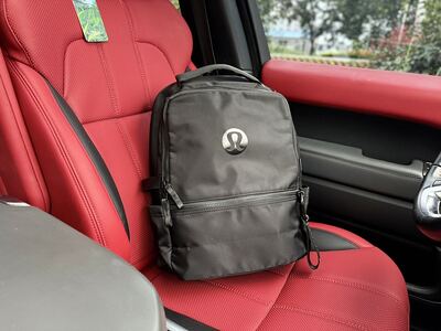 Lululemon Everywhere Bag view 9