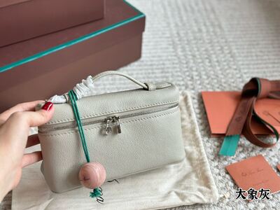 Hermès Evelyne Bag view 3