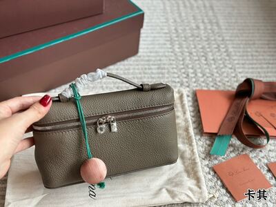 Hermès Evelyne Bag view 5