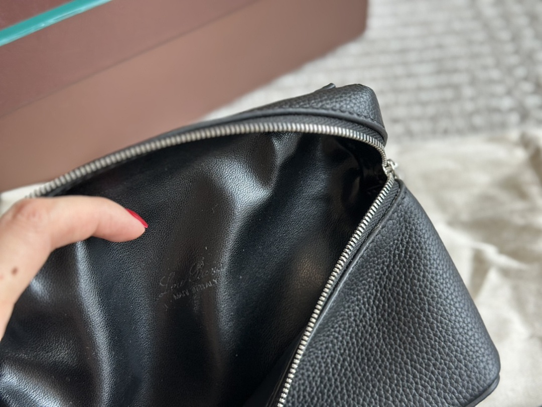 Hermès Evelyne Bag view
