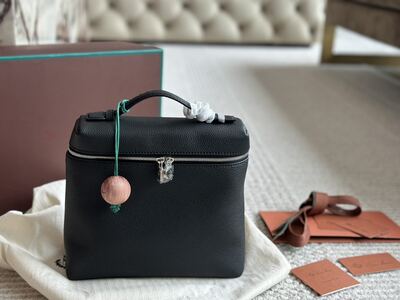 Hermès Evelyne Bag view 2