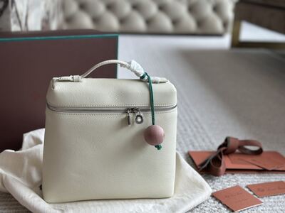 Hermès Evelyne Bag view 3