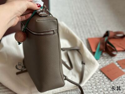 Hermès Evelyne Bag view 2
