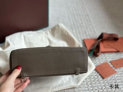 Hermès Evelyne Bag view 6