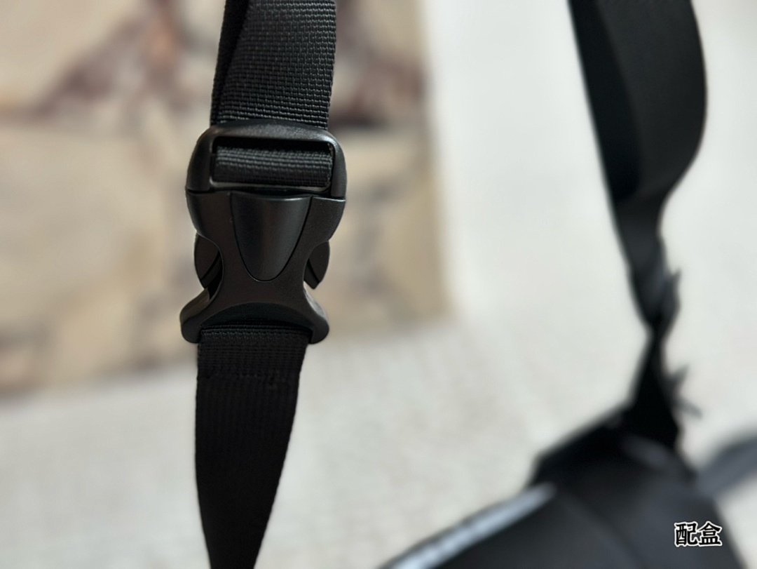 Arc'teryx Sling Bag view