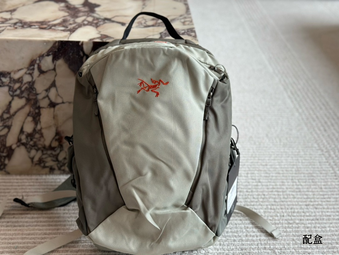 Arc'teryx Sling Bag view