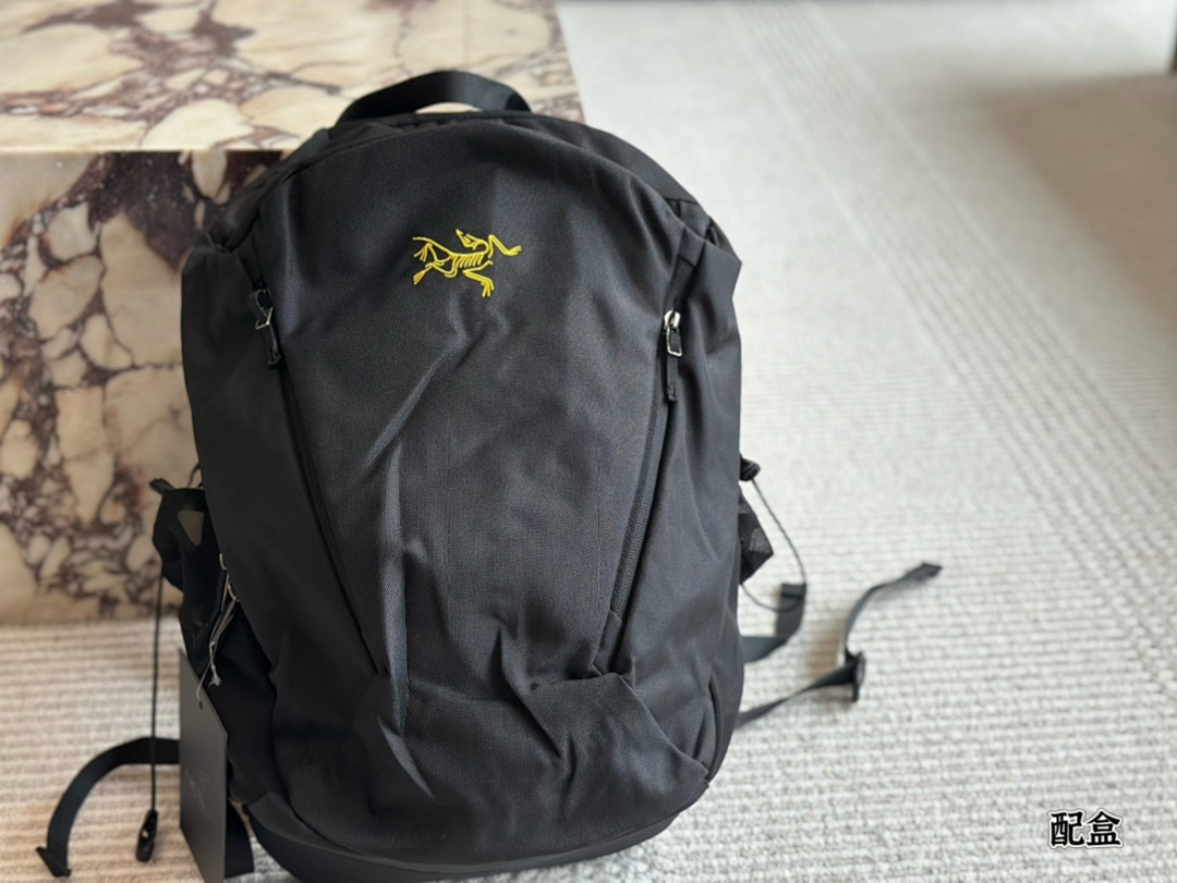 Arc'teryx Sling Bag view