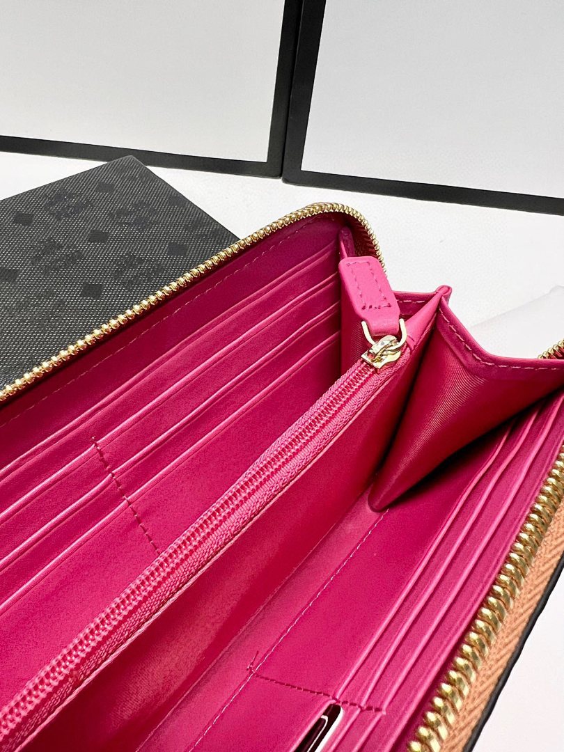 MCM Wallet view