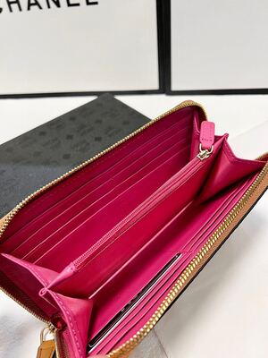MCM Wallet view 4