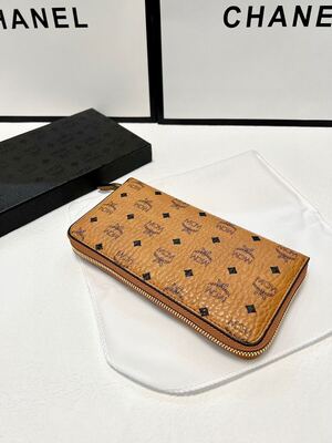MCM Wallet view 7