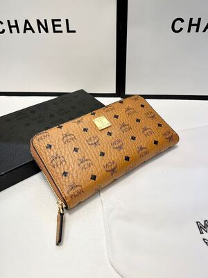 MCM Wallet view 8