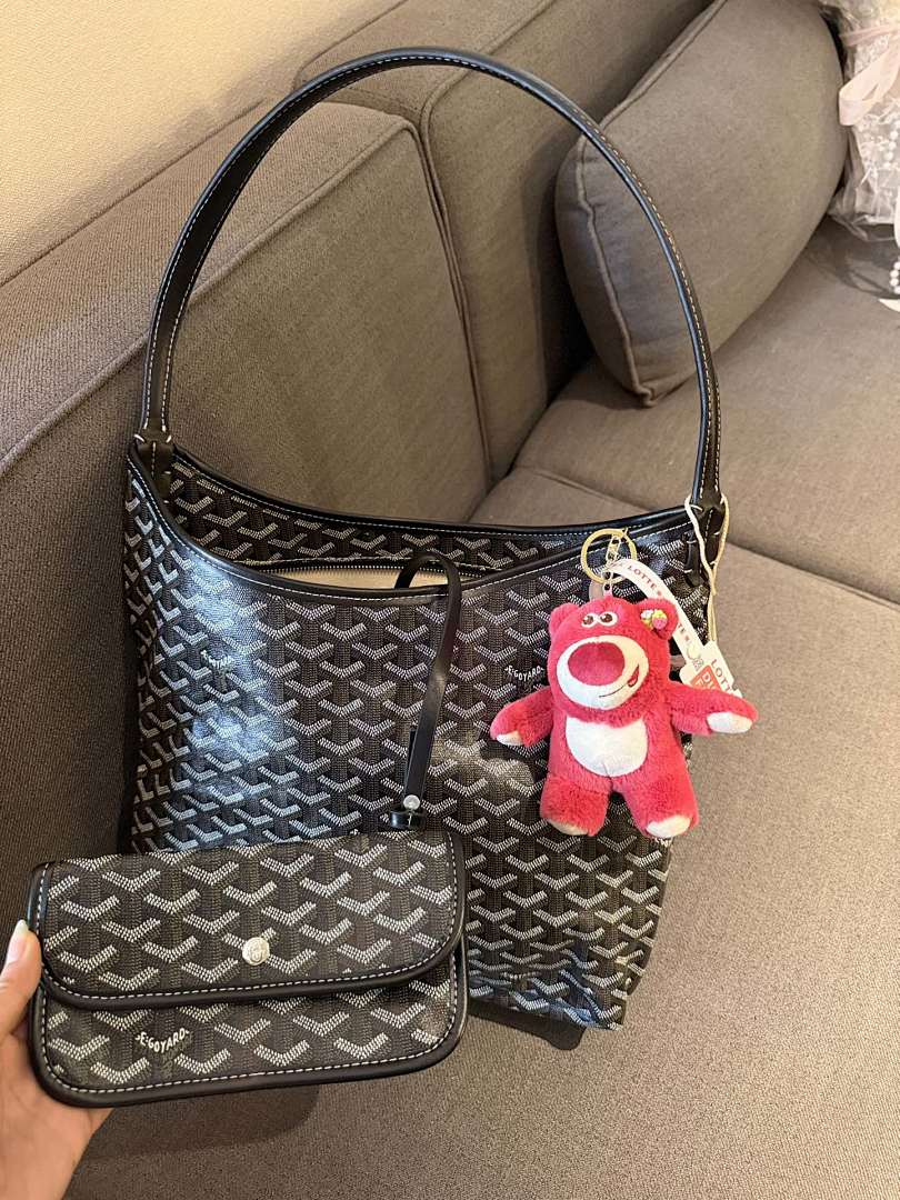 Goyard Shoulder Bag view