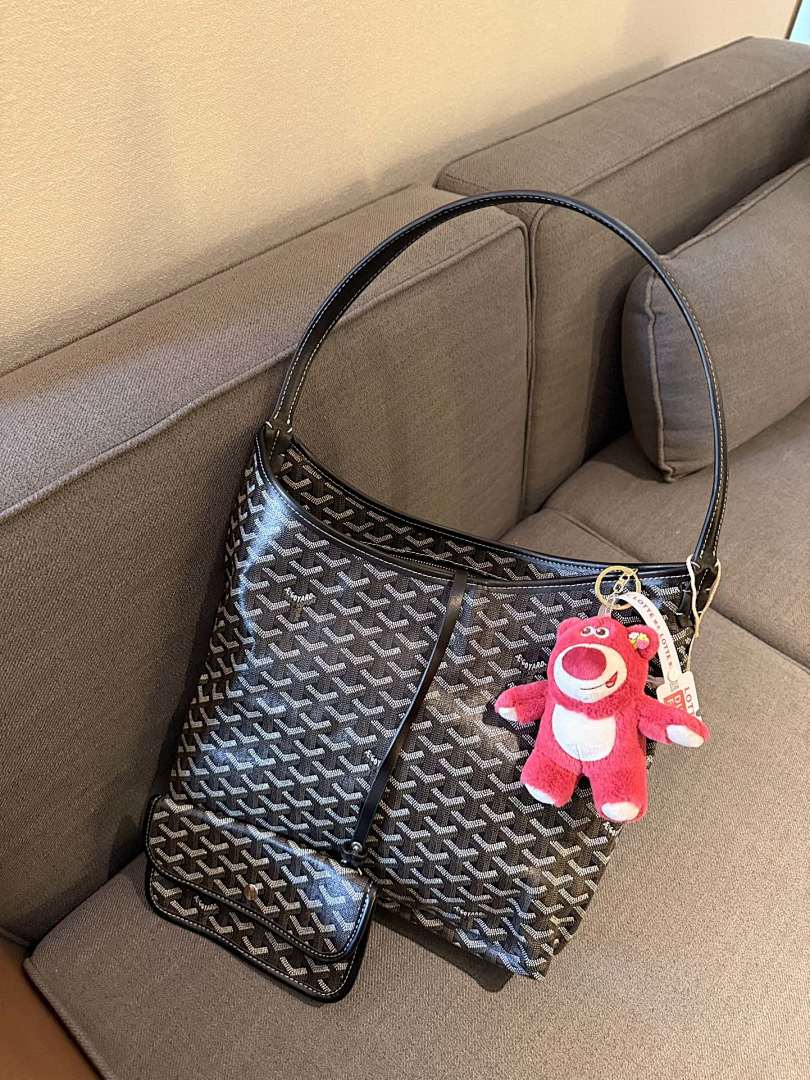 Goyard Shoulder Bag
