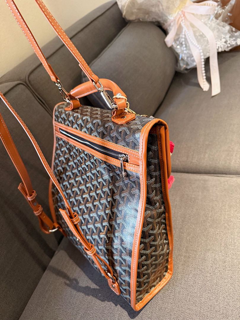 Goyard Shoulder Bag