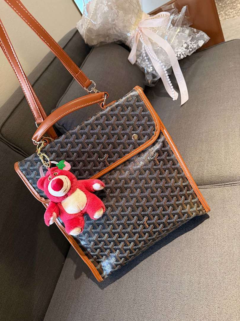 Goyard Shoulder Bag view