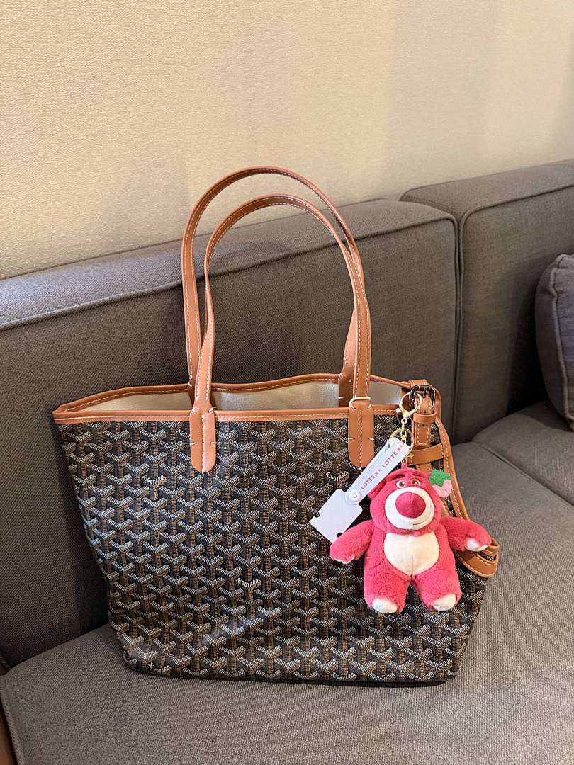 Goyard Saint Louis Tote view