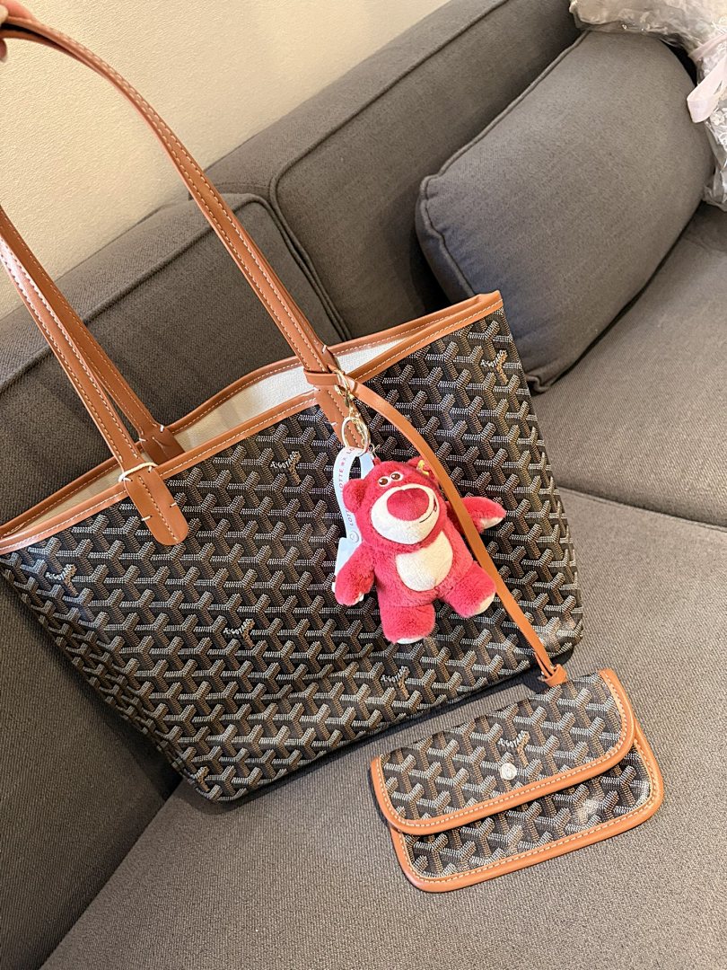 Goyard Saint Louis Tote view