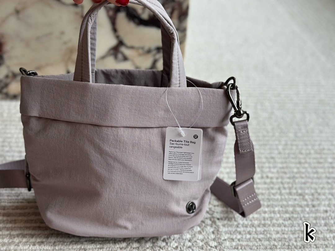 Lululemon Bucket Bag view