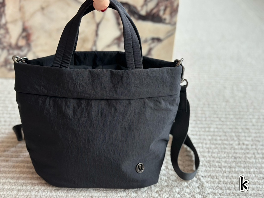 Lululemon Bucket Bag view