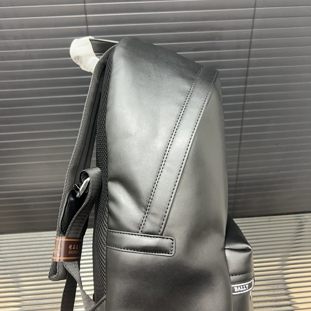 Bally Crossbody Bag view