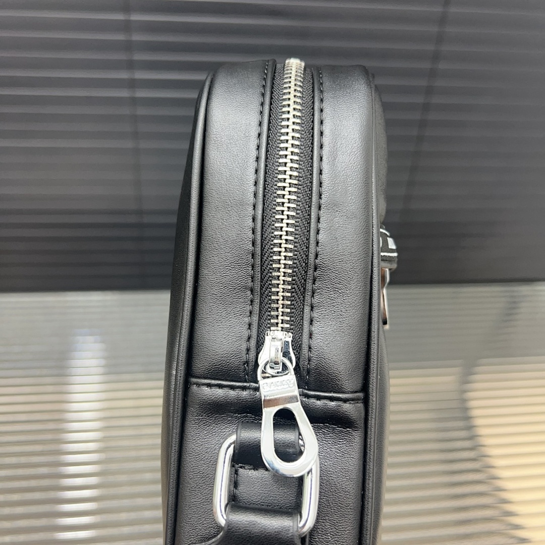 Bally Shoulder Bag view
