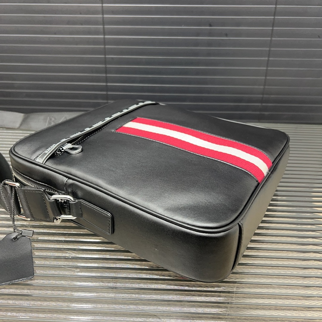 Bally Shoulder Bag view
